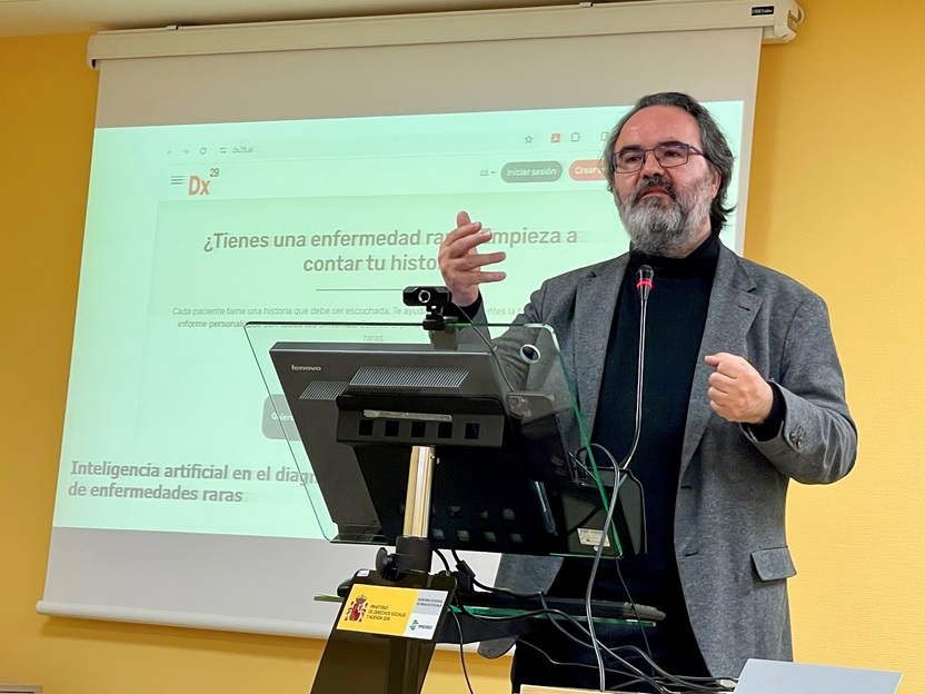 El Dr. Lluis Montoliu imparte la ponencia en el Creer