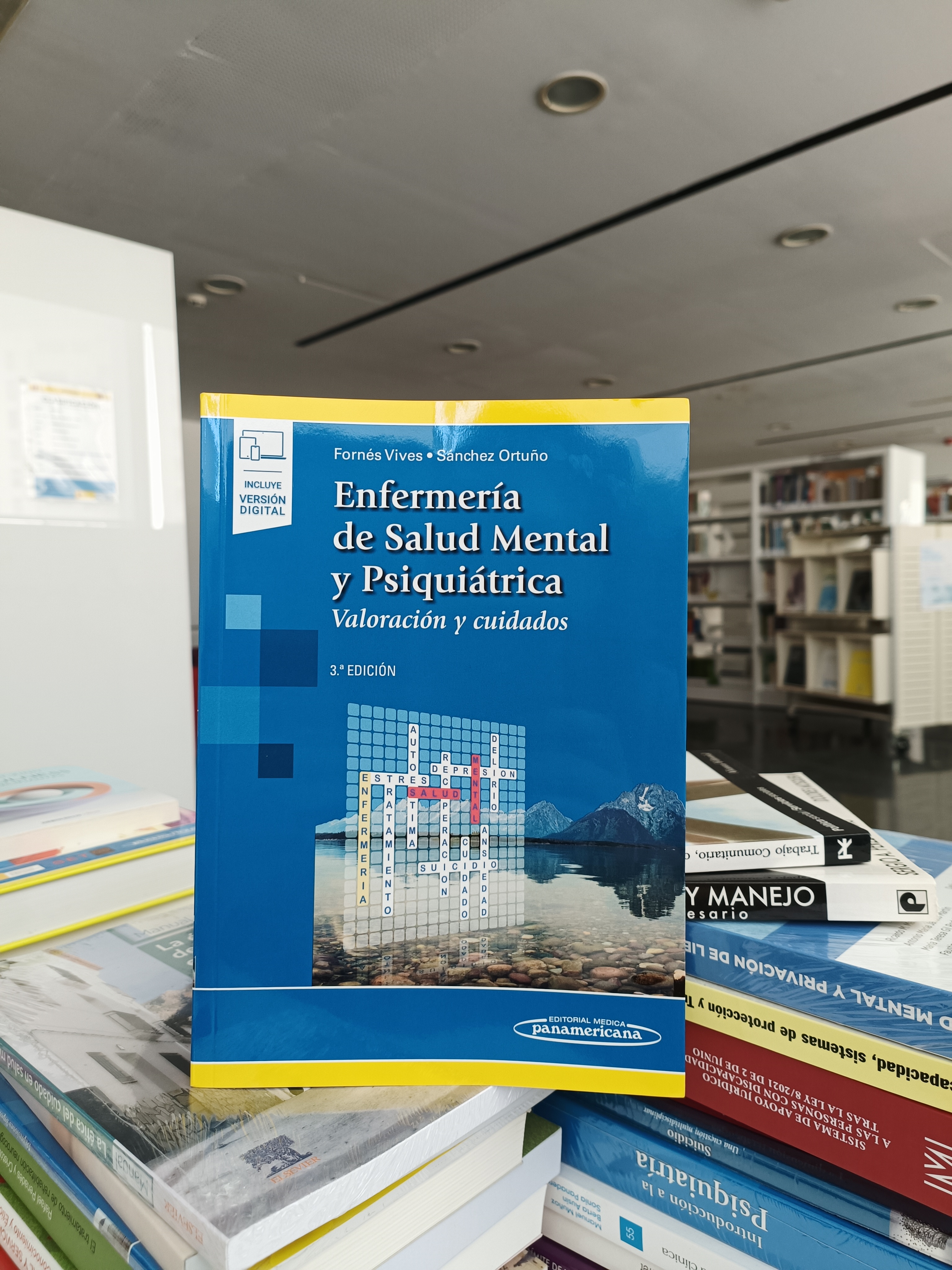 Portada Libro Enfermería de Salud Mental y Psiquiátrica