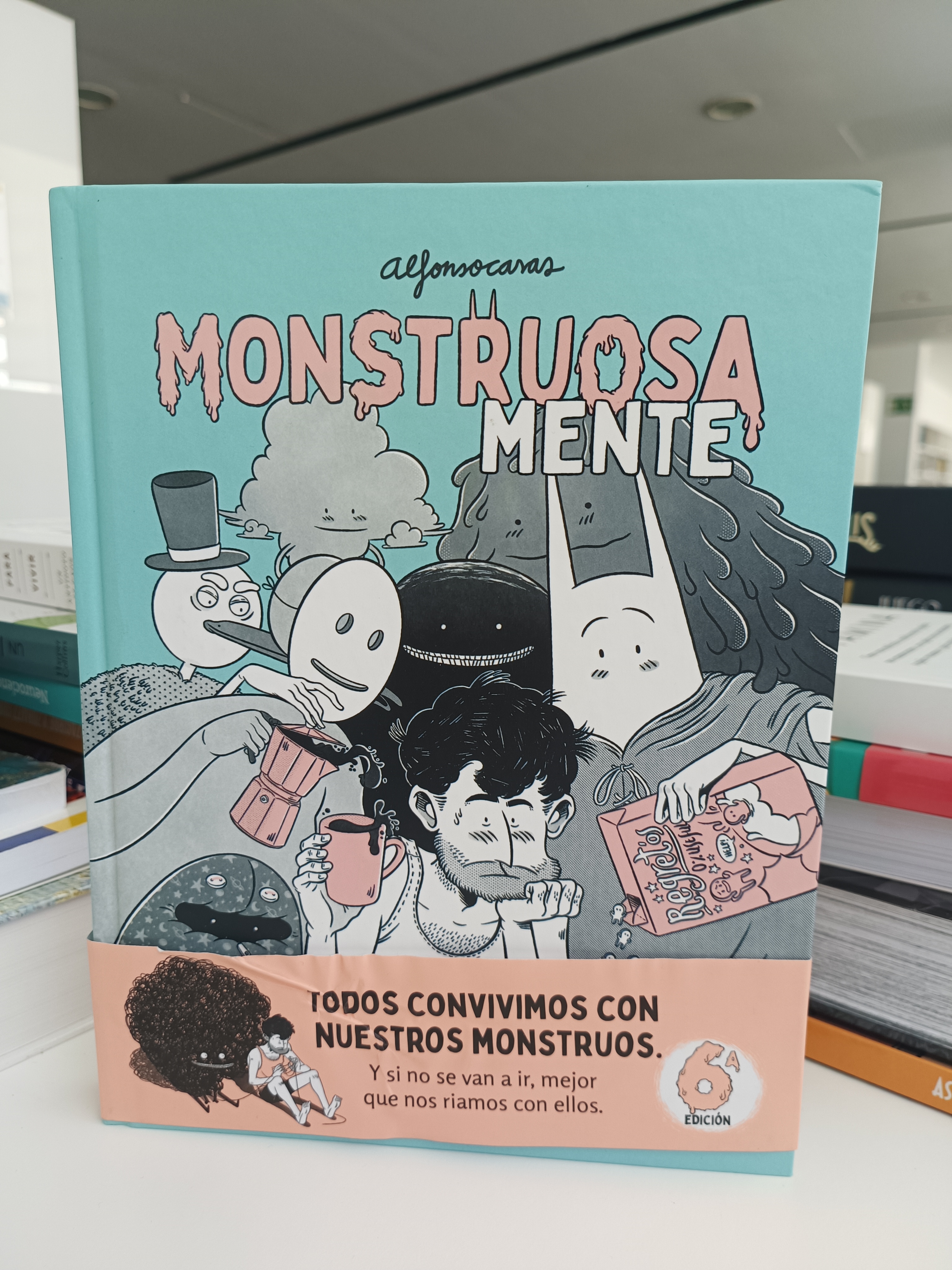 Portada del cómic Monstruosamente