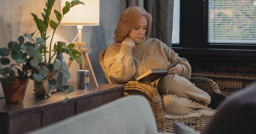 Mujer leyendo