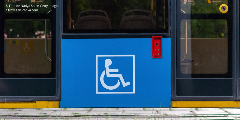 Asiento reservado para persona con silla de ruedas