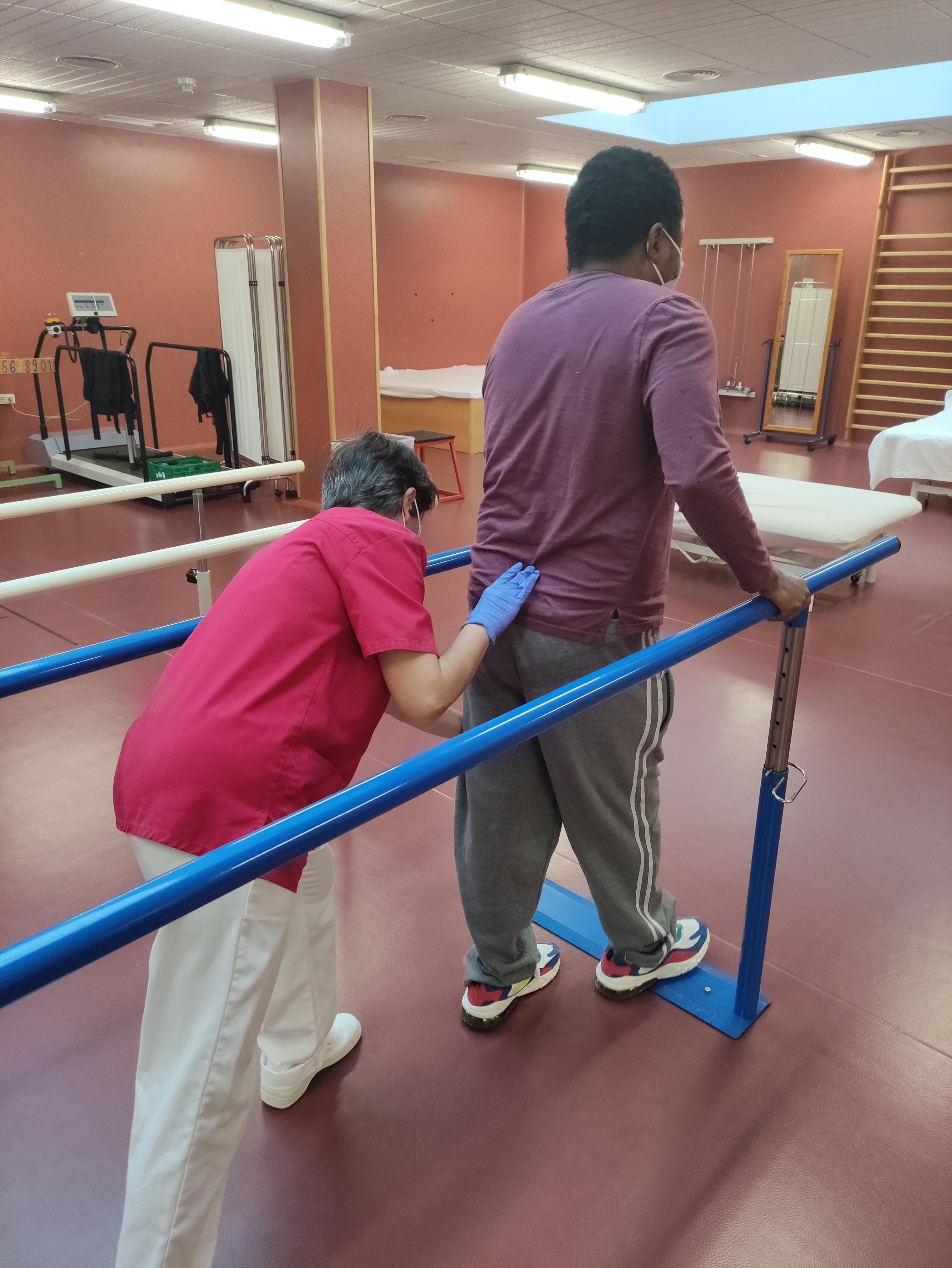 Reeducación de la marcha en la sala