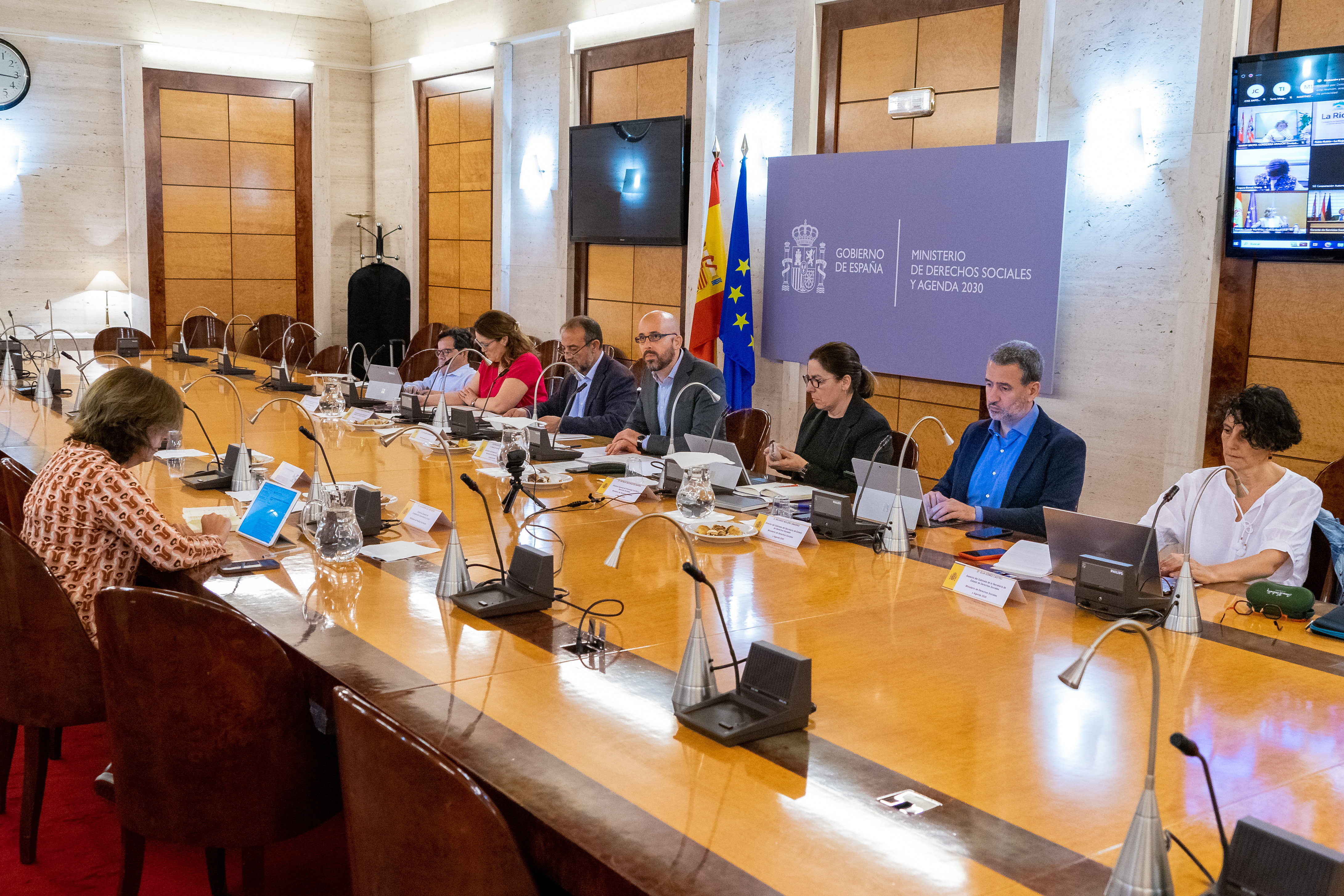 Vista general de la sala de consejos del edificio que alberga los Servicios Centrales del Imserso en Madrid en donde ha tenido lugar la reunión presidida por D. Ignacio Álvarez Peralta, secretario de Estado de Derechos Sociales Vista general de la sala de consejos del edificio que alberga los Servicios Centrales del Imserso en Madrid en donde ha tenido lugar la reunión presidida por D. Ignacio Álvarez Peralta, secretario de Estado de Derechos Sociales