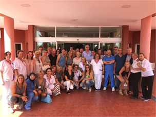 La directora general del Imserso con los trabajadores de la Residencia de Mayores de Melilla