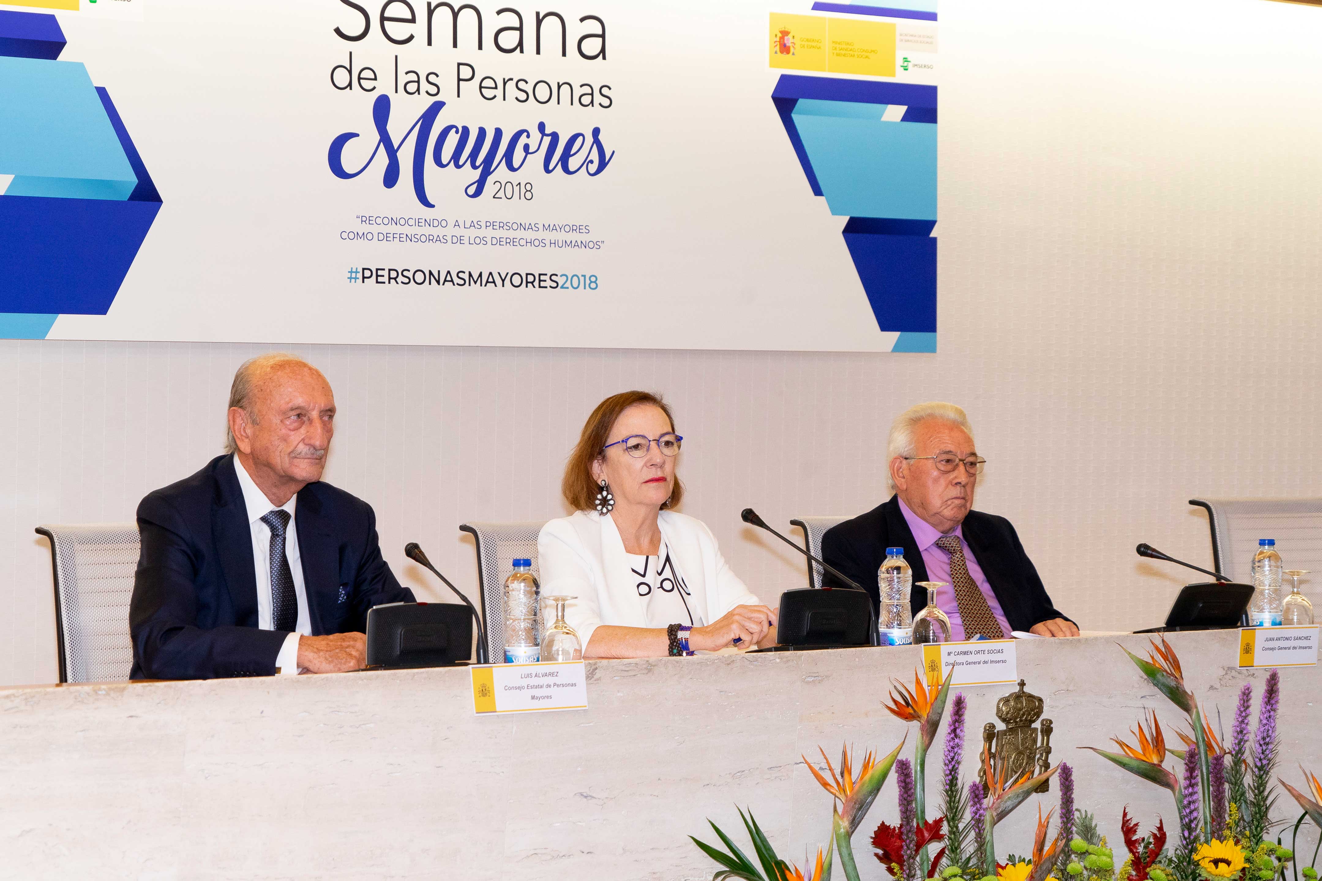 Luis Álvarez, Dª Carmen Orte Socias y Juan Antonio Sánchez, en la mesa de clausura