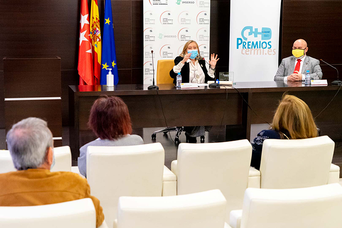 Dª Inmaculada y Luis Cayo Pérez durante la ceremonia