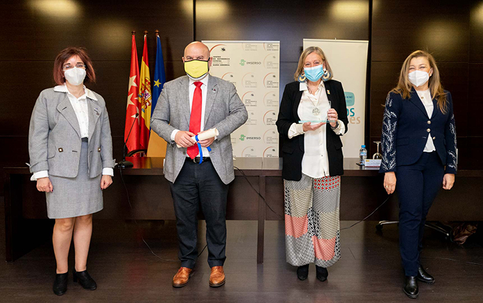 Foto de familia: Pilar Villarino, Luis Cayo Pérez, Inmaculada Gómez y Mar Barbero