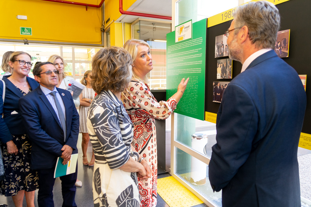 La ministra de Sanidad y Asuntos Sociales de Suecia visitando el Ceapat