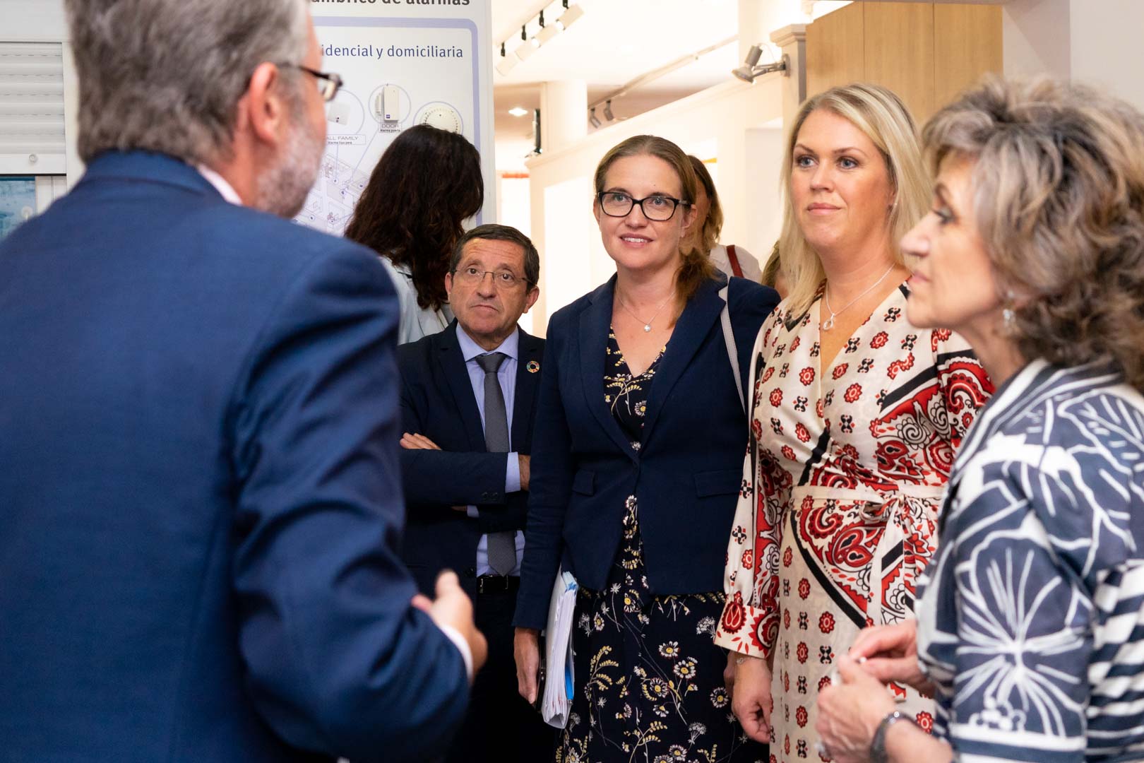 La ministra de Sanidad y Asuntos Sociales de Suecia visitando el Ceapat