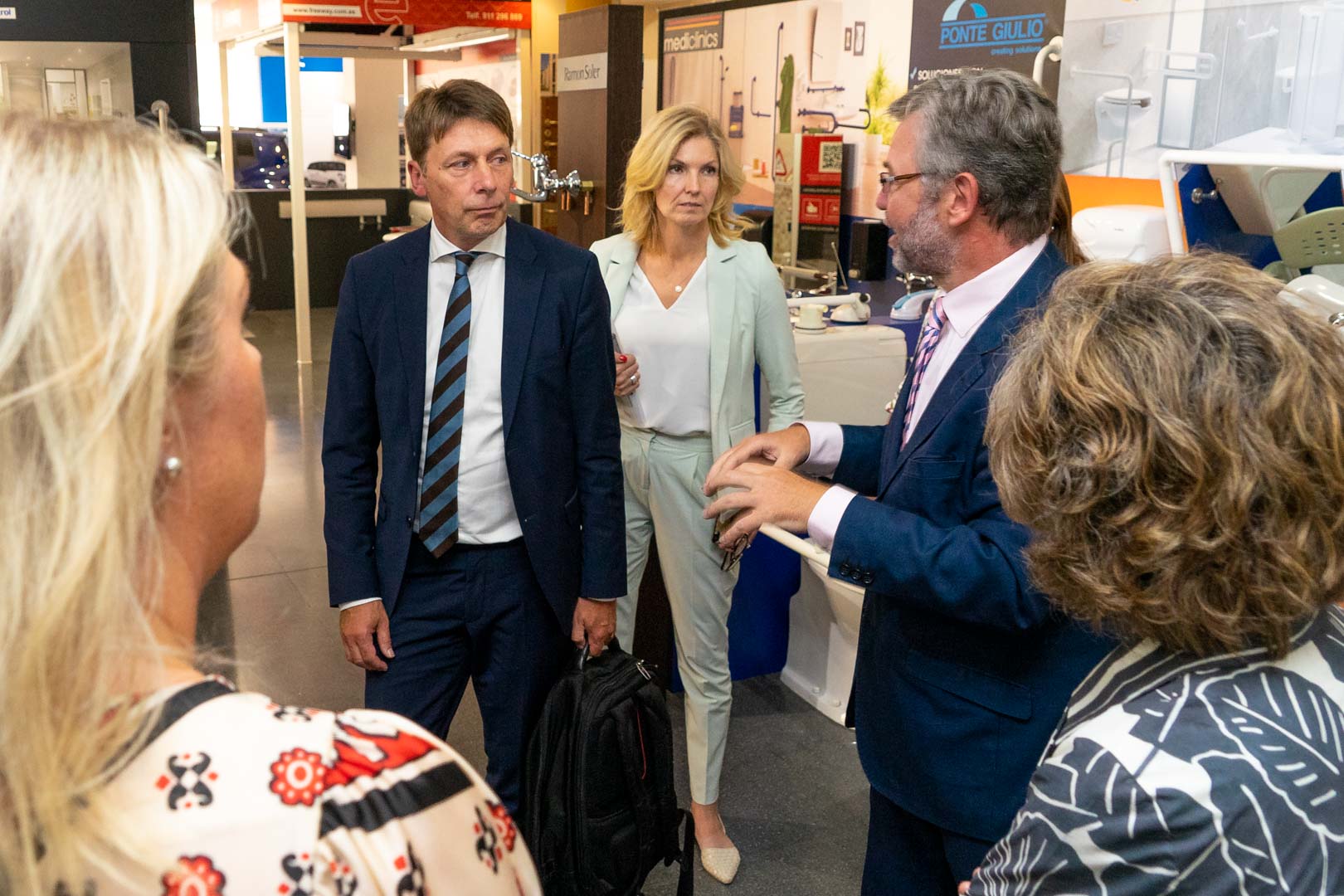 La ministra de Sanidad y Asuntos Sociales de Suecia visitando el Ceapat