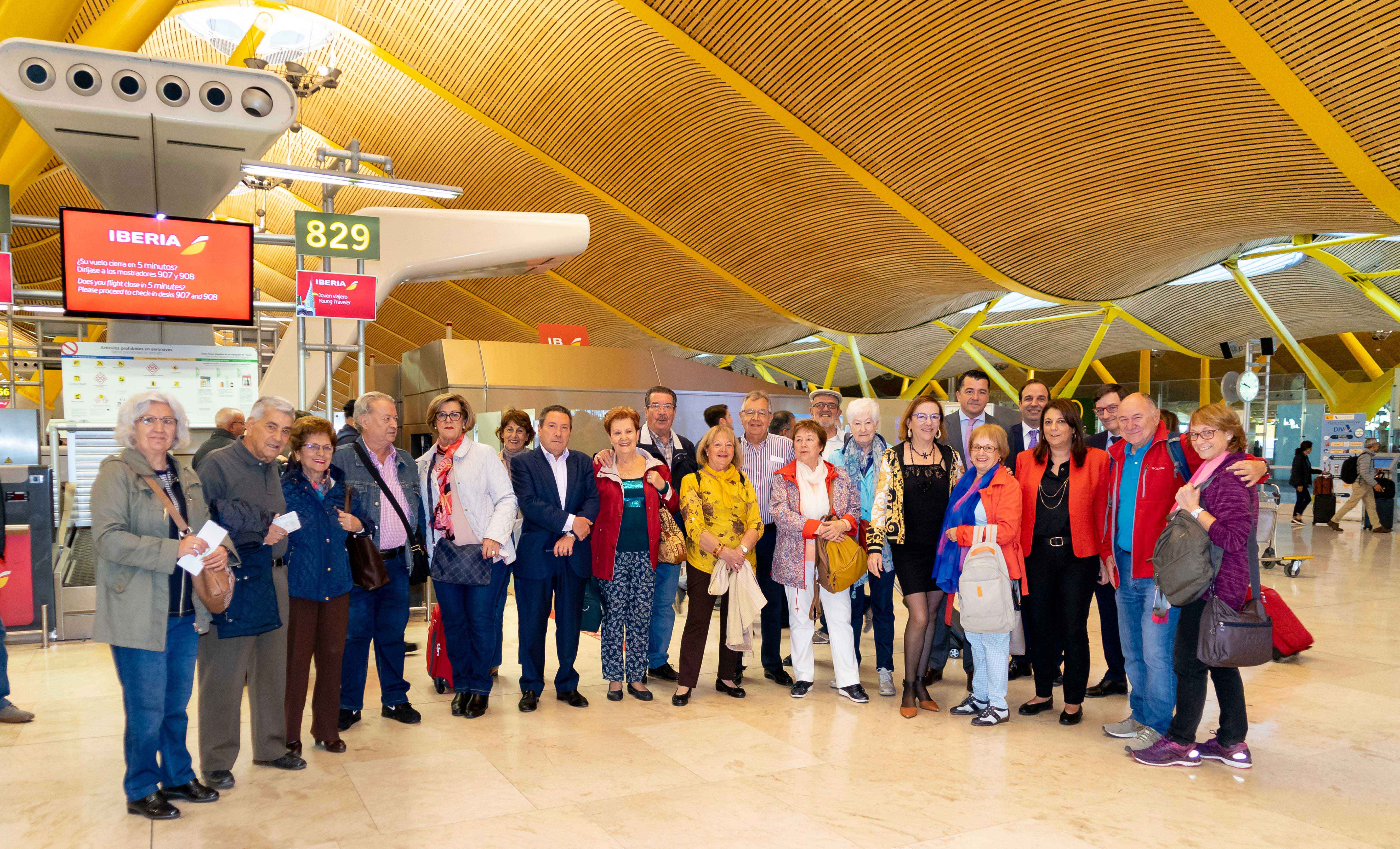 Grupo de uno de los primero viajes del programa de turismo