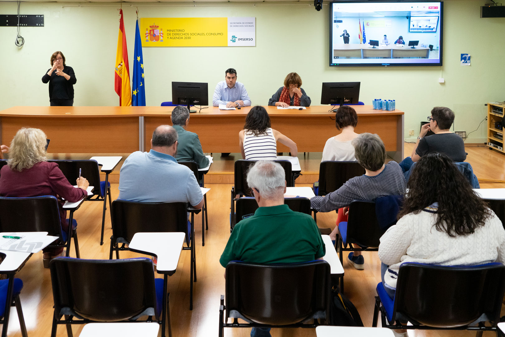 Inauguración de la jornada «Microedadismos: la discriminación sutil».