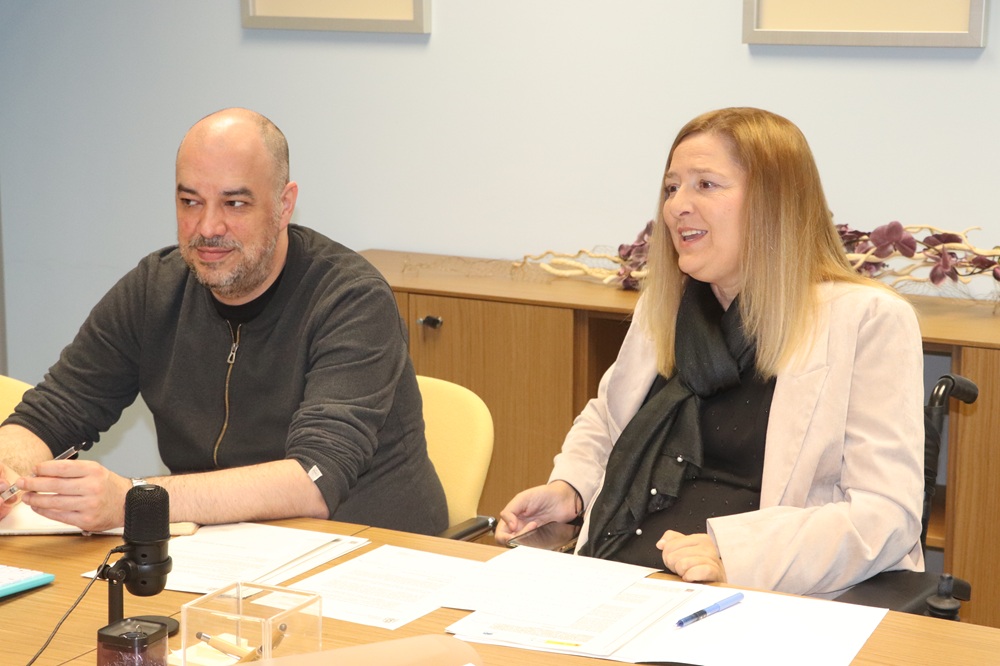Enrique Pérez, responsable del área de investigación, e Isabel Campo, directora gerente del CREA.