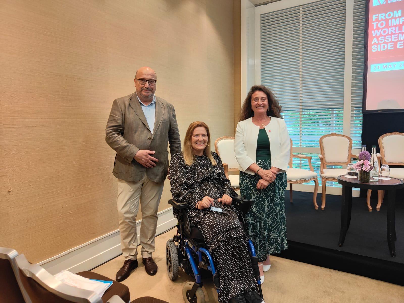 De izquierda a derecha, Jesús Rodrigo, director ejecutivo de Ceafa, Isabel Campo, directora gerente del CREA, y Paola Barbadino, directora ejecutiva de Alzheimer´s Disease International (ADI).