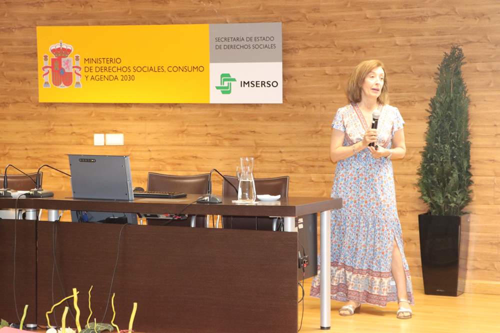 Lucía Pérez-Castilla Álvarez durante su intervención en el taller organizado por el CREA.