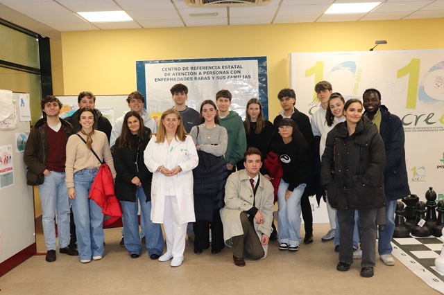 Grupo de alumnos de 2º curso del Grado de Fisioterapia de la Universidad Francisco de Vitoria de Madrid en el Creer.