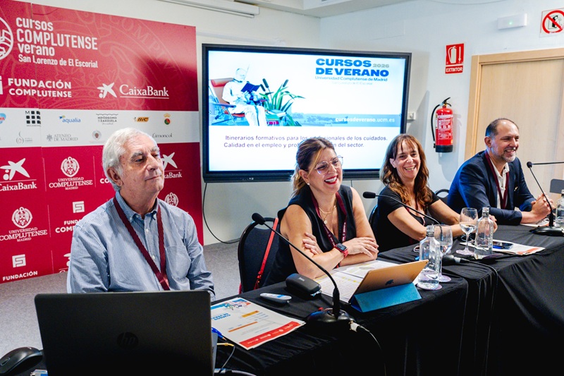 Agustín Reoyo Jiménez (CCOO), Gemma Ramón Vallecillo (UGT), Olimpia del Águila (CEOE) y Antonio Balbotín López-Cerón. Imserso.