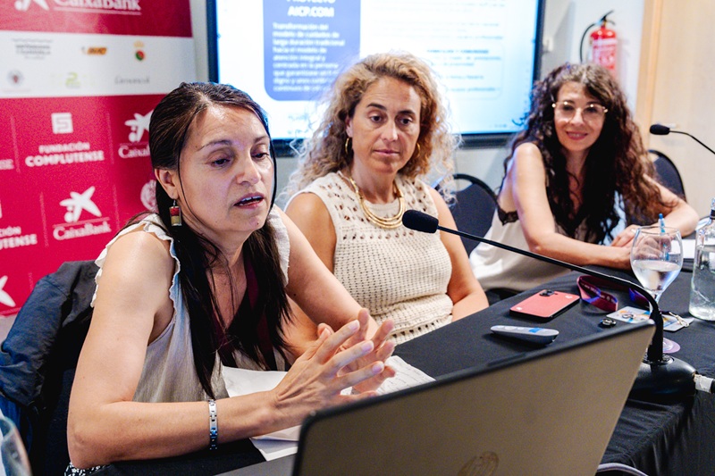 Maritza Brizuela (Fundación Pilares para la Autonomía Personal, Sofía Reyes (Plena Inclusión) y Carmen Galán (Imserso).