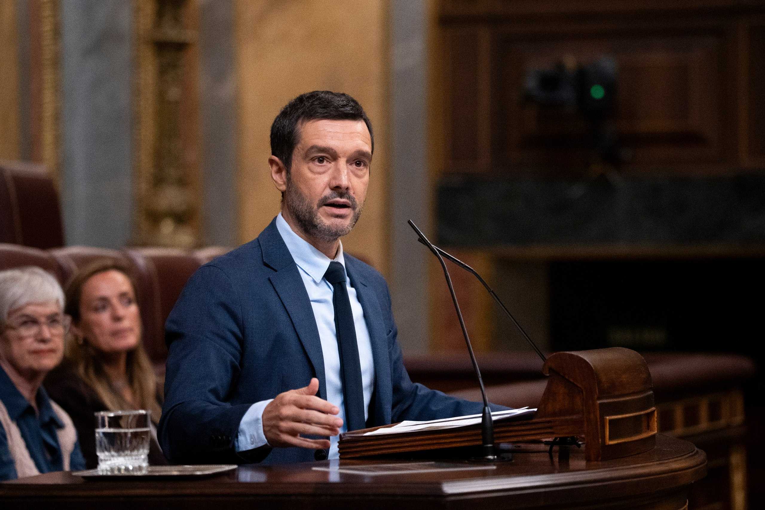 El ministro de Derechos Sociales, Consumo y Agenda 2030, Pablo Bustinduy, en un momento de su intervención en el Congreso de los Diputados.