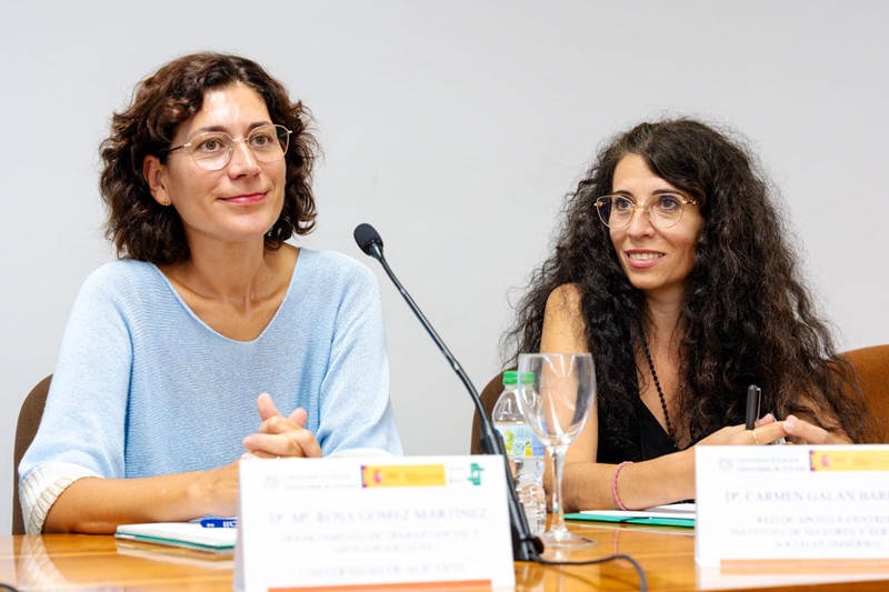 Mª Rosa Gomez y Carmen Galán.