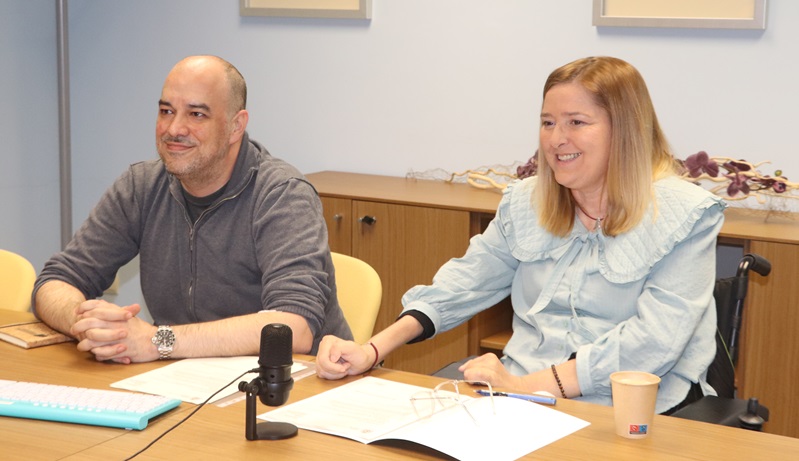 Enrique Pérez Sáez, responsable del Área de Técnica, e Isabel Campo, directora gerente del CREA.