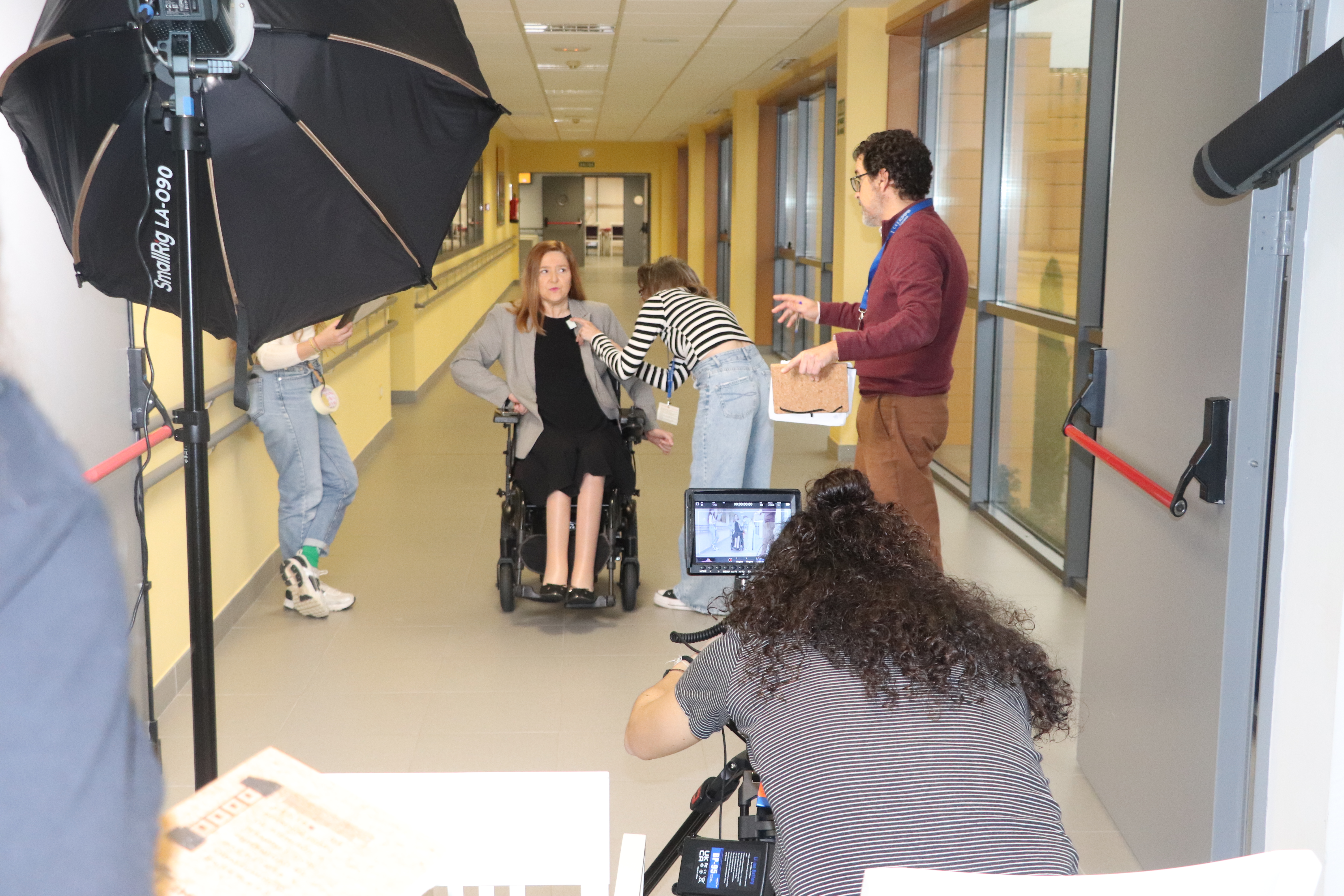 La directora del CREA, Isabel Campo, durante el rodaje del documental.