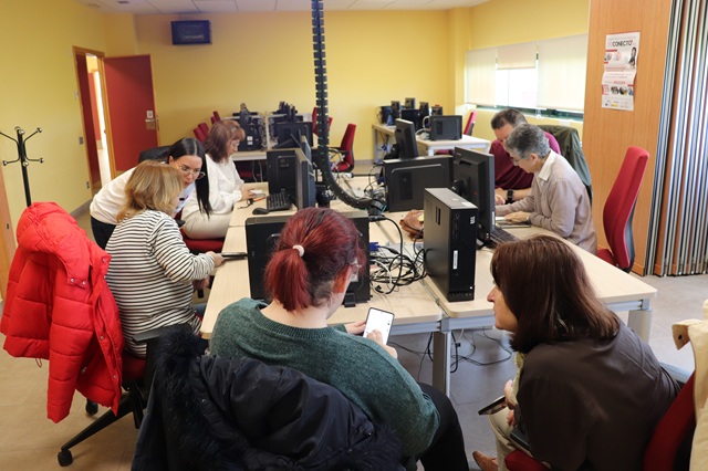 Participantes en el Taller 'Comunicación & redes sociales' en el Creer.