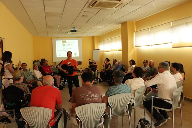 Taller de musicoterapia con las familias.
